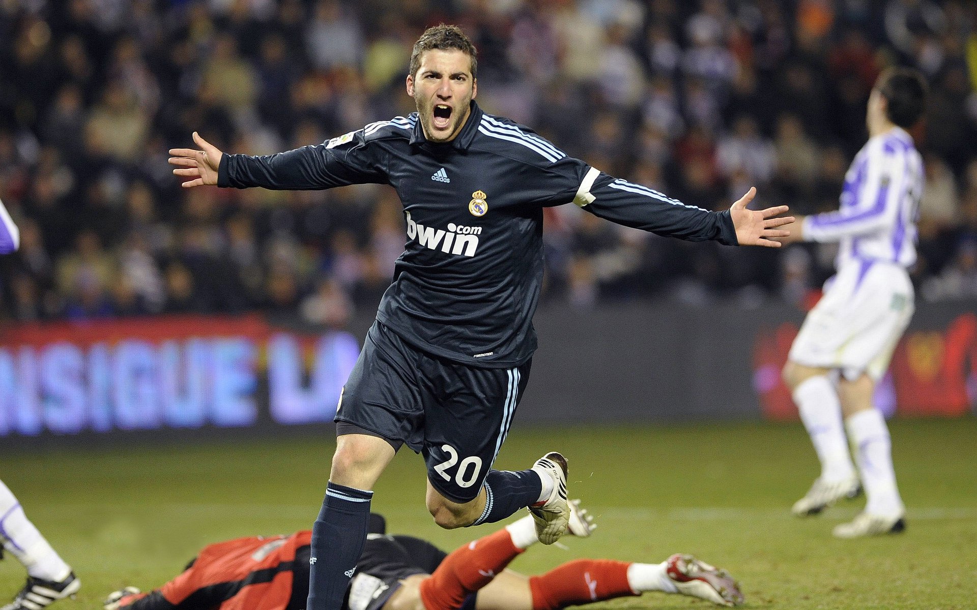 世界田径锦标赛：百米飞人激战，打破多项纪录，世界田径飞人排行榜